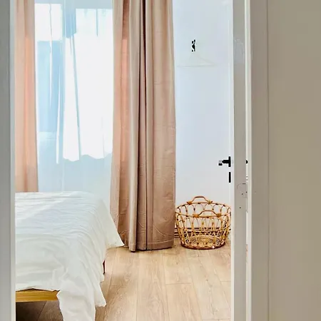 Urban Parkside Retreat Cozy 2-Bed Ap By Metro Apartment Bucharest Exterior photo