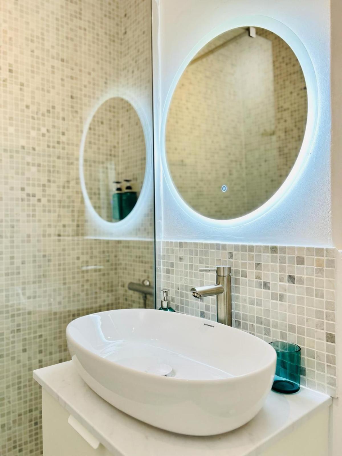 Urban Parkside Retreat Cozy 2-bed Ap By Metro Apartment *