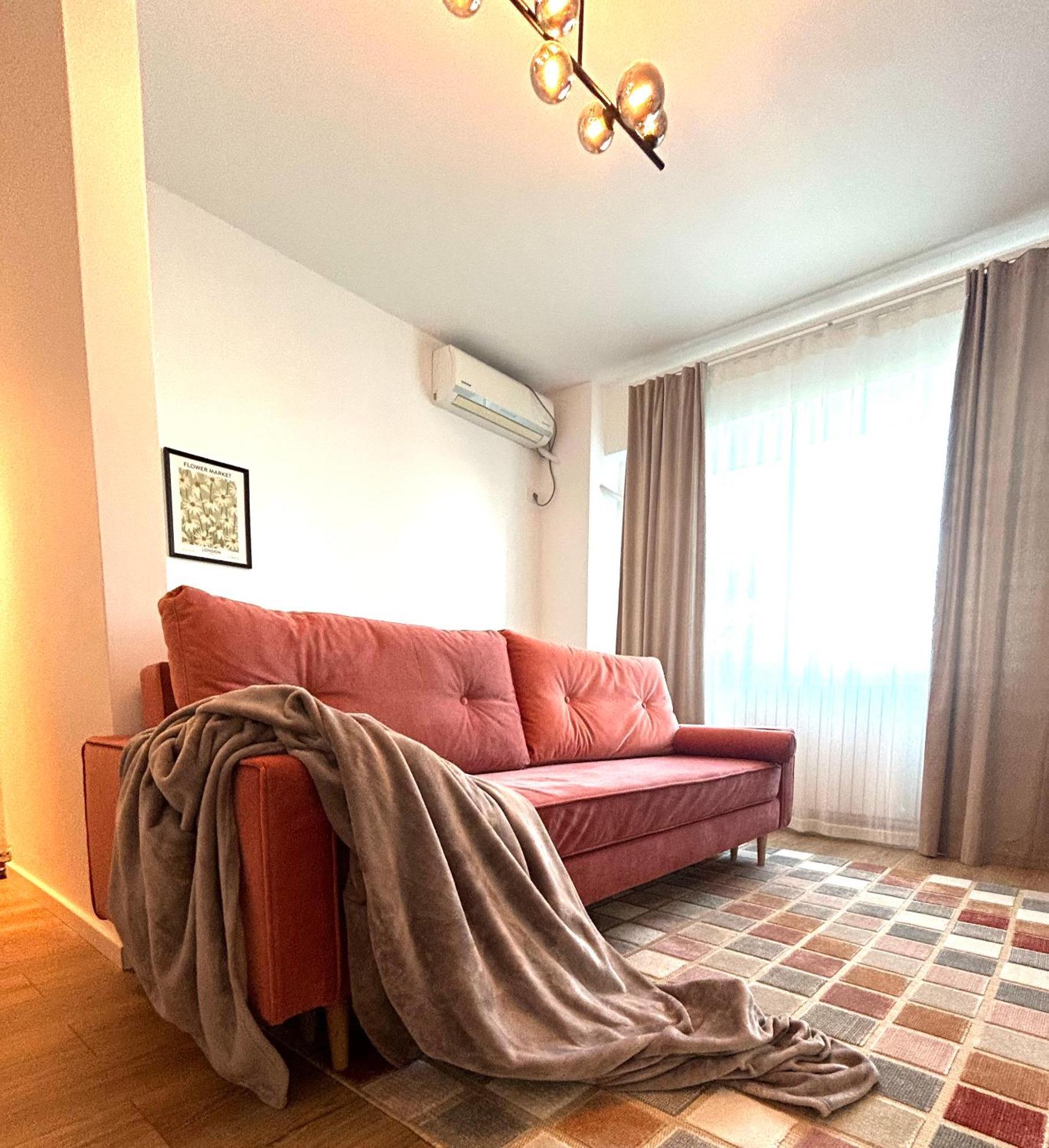 Urban Parkside Retreat Cozy 2-bed Ap By Metro Apartment Bucharest